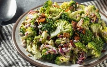 Keto Broccoli Salad (Low Carb With Bacon Cheese)