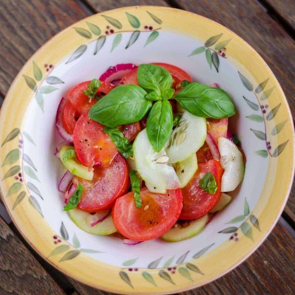 Easy Tomato Cucumber Salad