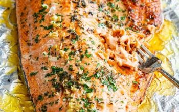 Baked Salmon in Foil with Garlic, Rosemary and Thyme {Whole30, Keto}