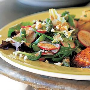 Spring Salad With Asparagus And Radishes