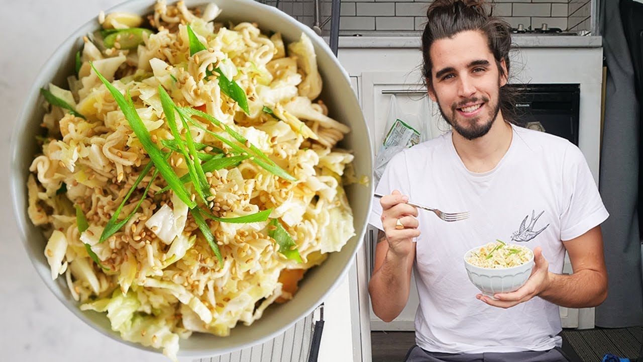 ULTIMATE ASIAN-INSPIRED CABBAGE SALAD // easy vegan recipe