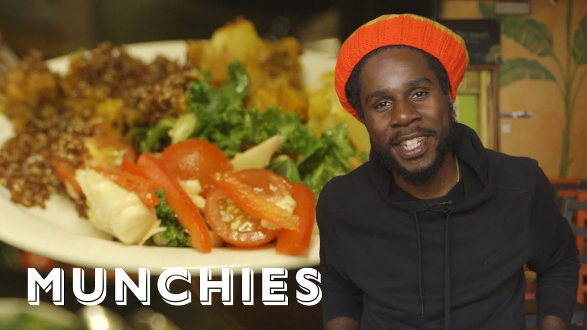 How-To: Make Vegan Roots Curry and Spirulina Smoothie with Chronixx