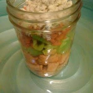Buffalo Chicken & Quinoa Salad in a Jar