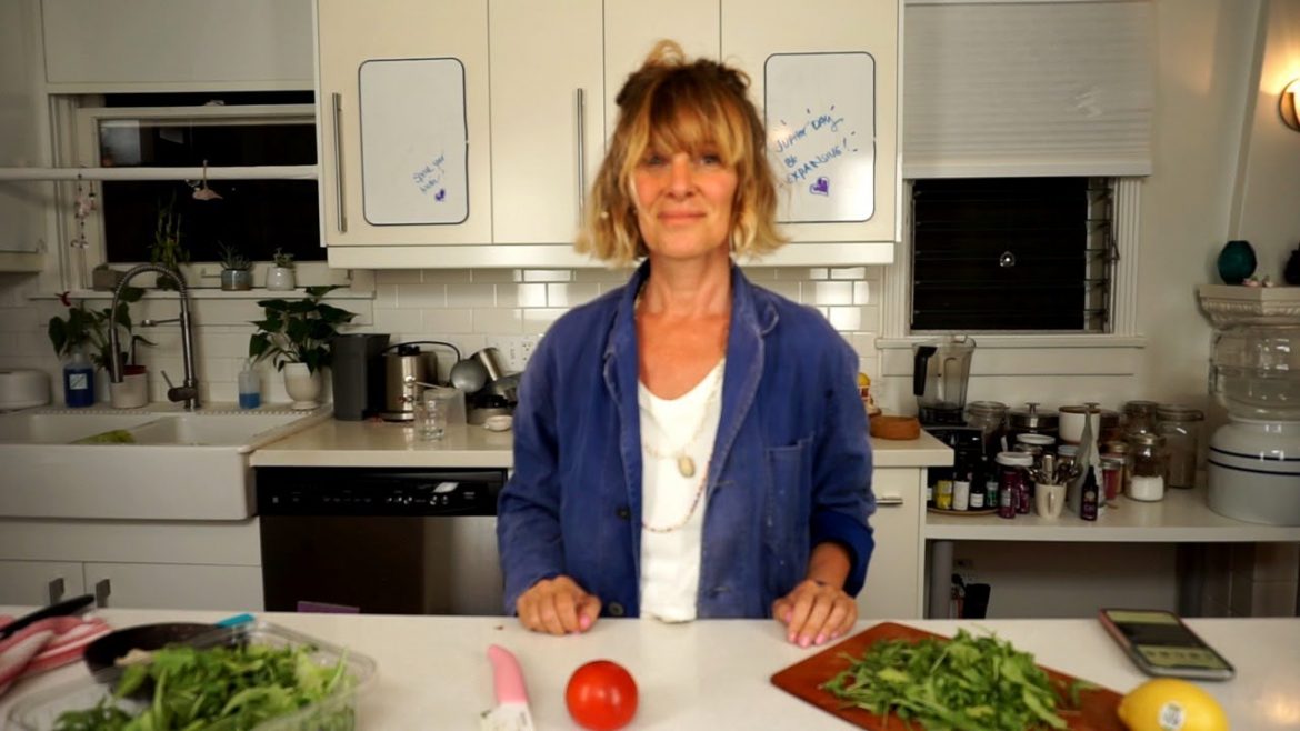 EASY VEGAN SALAD |  + LIFE PURPOSE conversation | dara dubinet