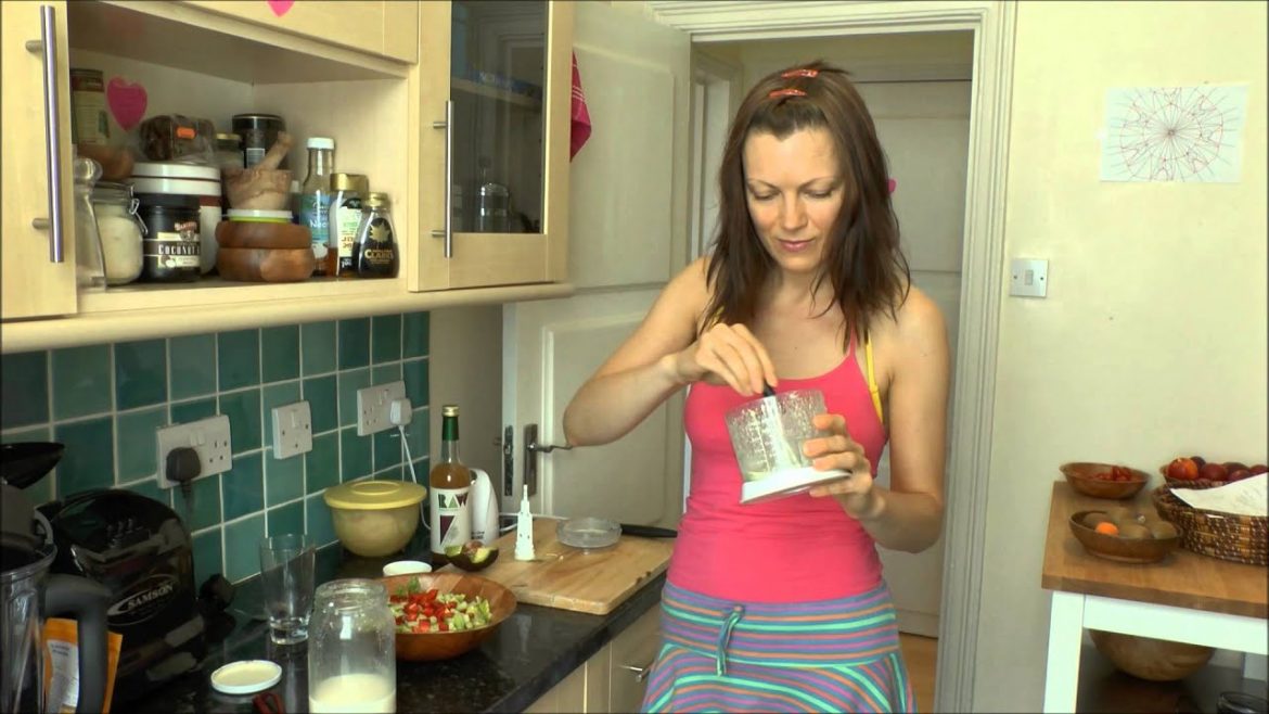 Raw Vegan Yogurt-Avocado Salad Dressing!!