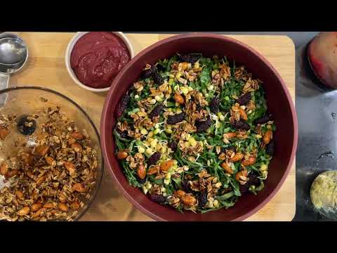 WHAT I MADE FOR FRIENDSGIVING: Roselle Kale Salad with Almond Oat Granola (raw vegan)