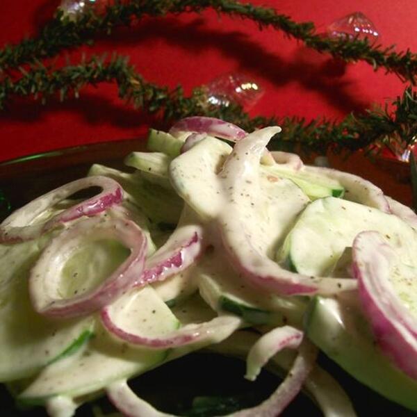 Creamy Ranch Cucumber Salad