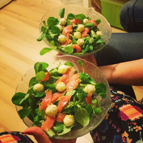 Smoked Salmon and Goat Cheese Salad — Steemit