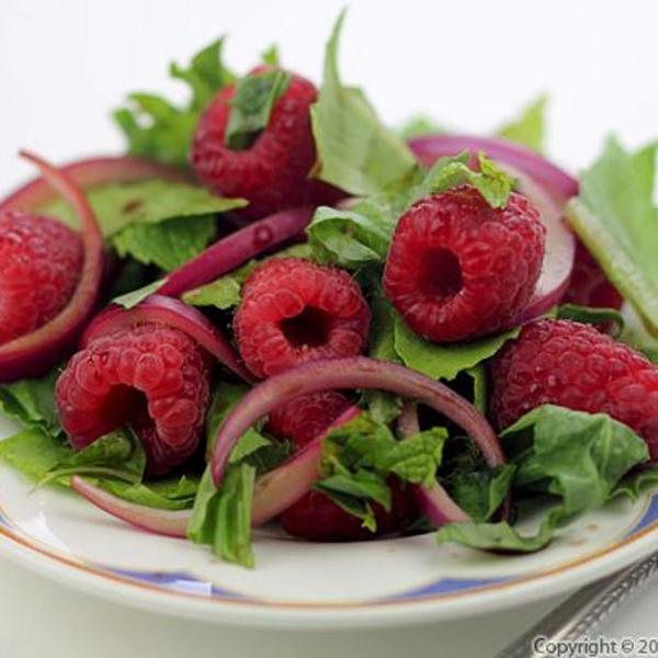 Healthy School Lunch: Raspberry Spinach Salad Recipe