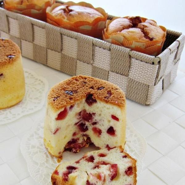 Cranberry Yogurt Chiffon Cake