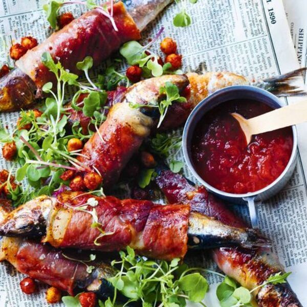 Jamon-wrapped sardines with harissa and chickpeas