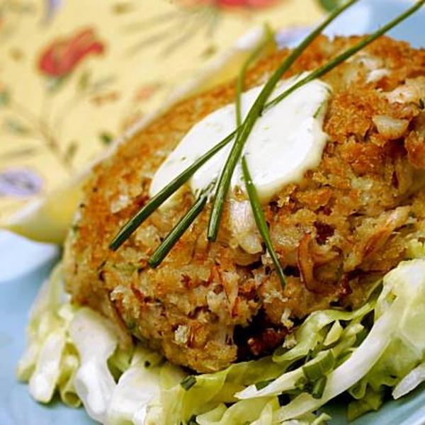 Mendo Bistro’s Crab Cakes With Cabbage