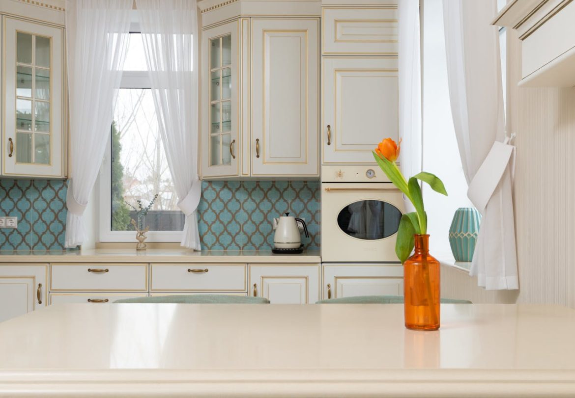 7 Kitchen Storage Solutions for Keeping Your Space Organized and Clutter-Free