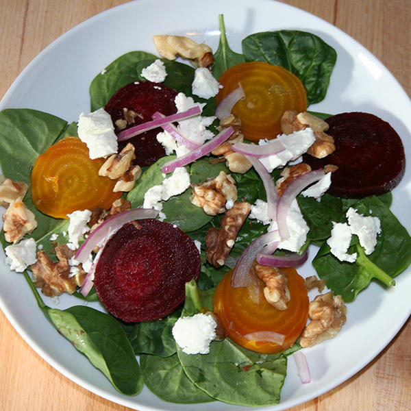 Spinach and Beet Salad with Goat Cheese
