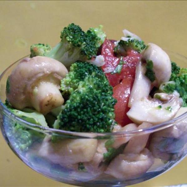 Nina’s Beautiful Marinated Salad