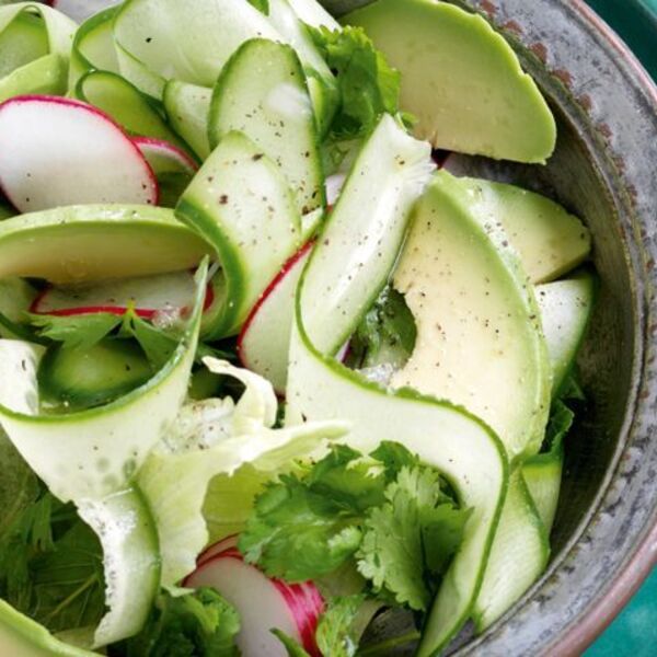 Crunchy lettuce, radish and coriander salad