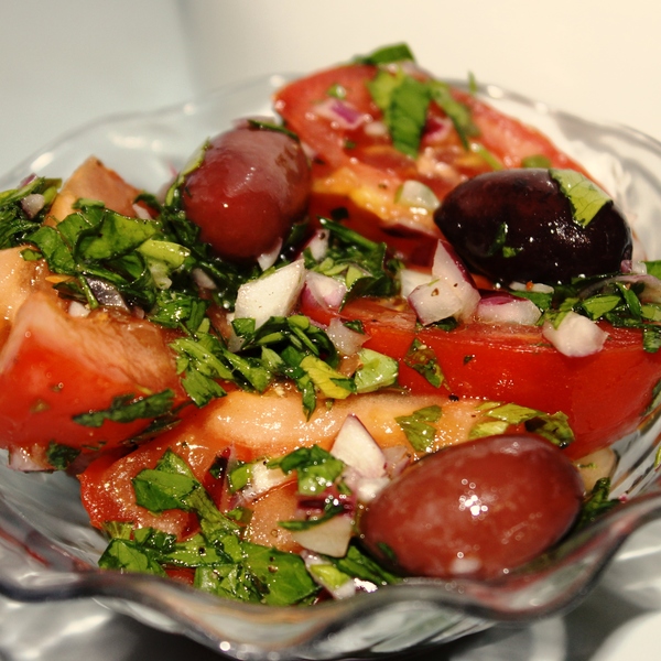Marinated Tomatoes for Your Salad (Or As a Side Dish!)