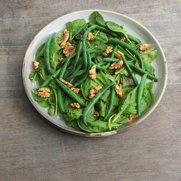 Spinach, Green Bean and Walnut Salad with Raspberry Vinaigrette