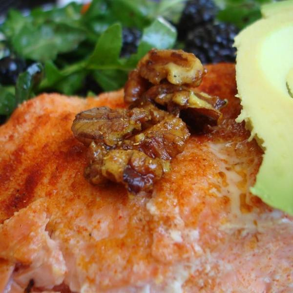 Citrus Salmon Berry Salad with Sweet Curri