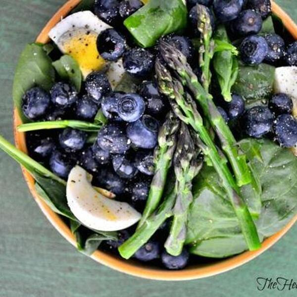 Blueberry, Asparagus And Spinach Salad {Gluten-Free, Dairy-Free, Vegetarian}