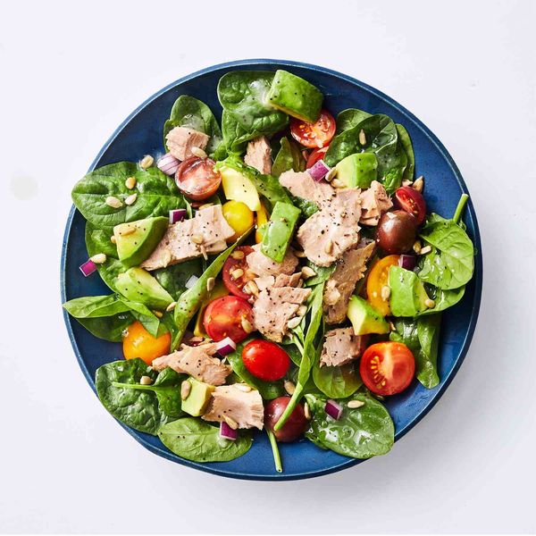 Avocado Tuna Spinach Salad