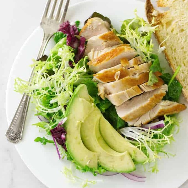 Green Salad with Avocado and Chicken