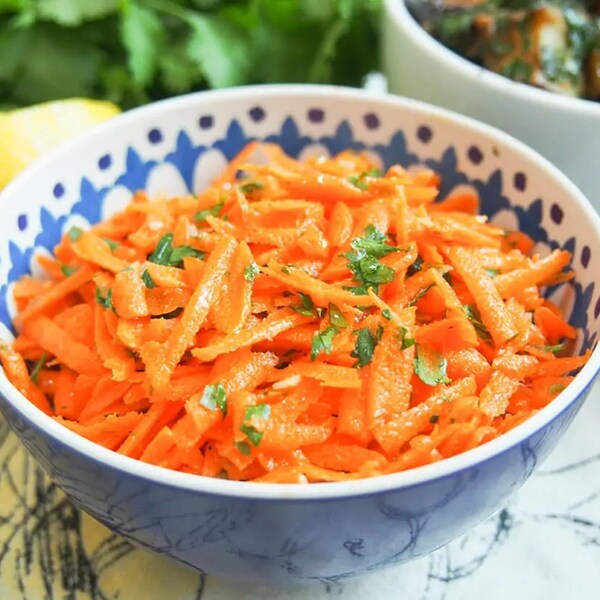 Moroccan raw carrot salad