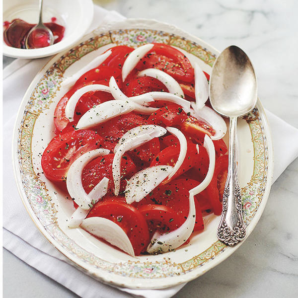 Tomato Salad with Sweet Onions
