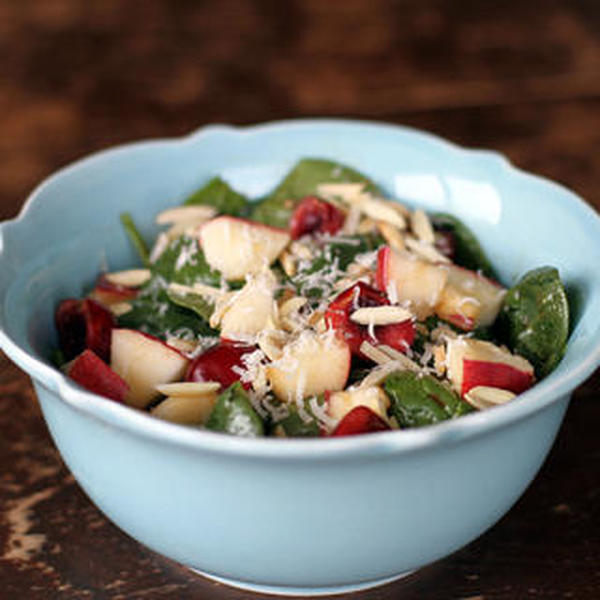Apples N’ Cherries Spinach Salad