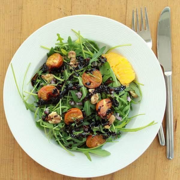 Rocket salad with orange-balsamic dressing
