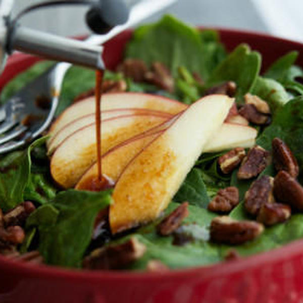 Spinach Salad with Apples & Pecans in