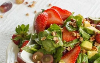 Easy Strawberry Spinach Salad
