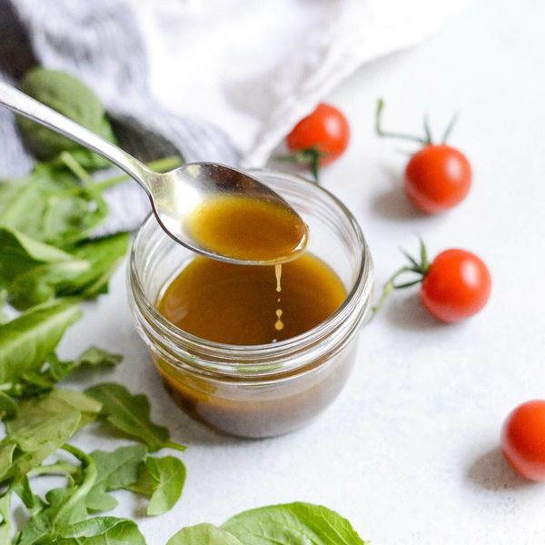 Balsamic Vinaigrette Salad Dressing (5-Ingredients!)